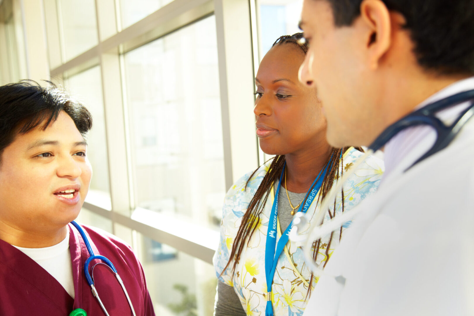 A group of doctors standing next to each other.